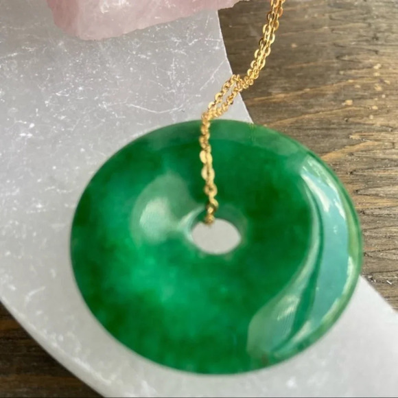 GOLD IMPERIAL JADE PENDANT DONUT NECKLACE - Picture 1 of 9